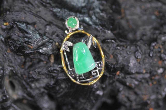 翡翠手镯更好看吗翡翠竹节的寓意有哪些？什么人适合佩戴它？   第2张