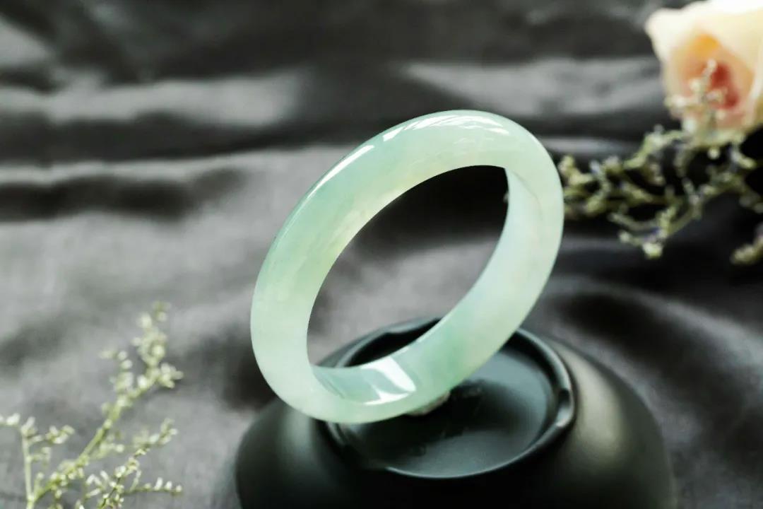 高糯化种水翡翠如何理性看待翡翠手镯价格高低之间的界定，新手必看  第9张