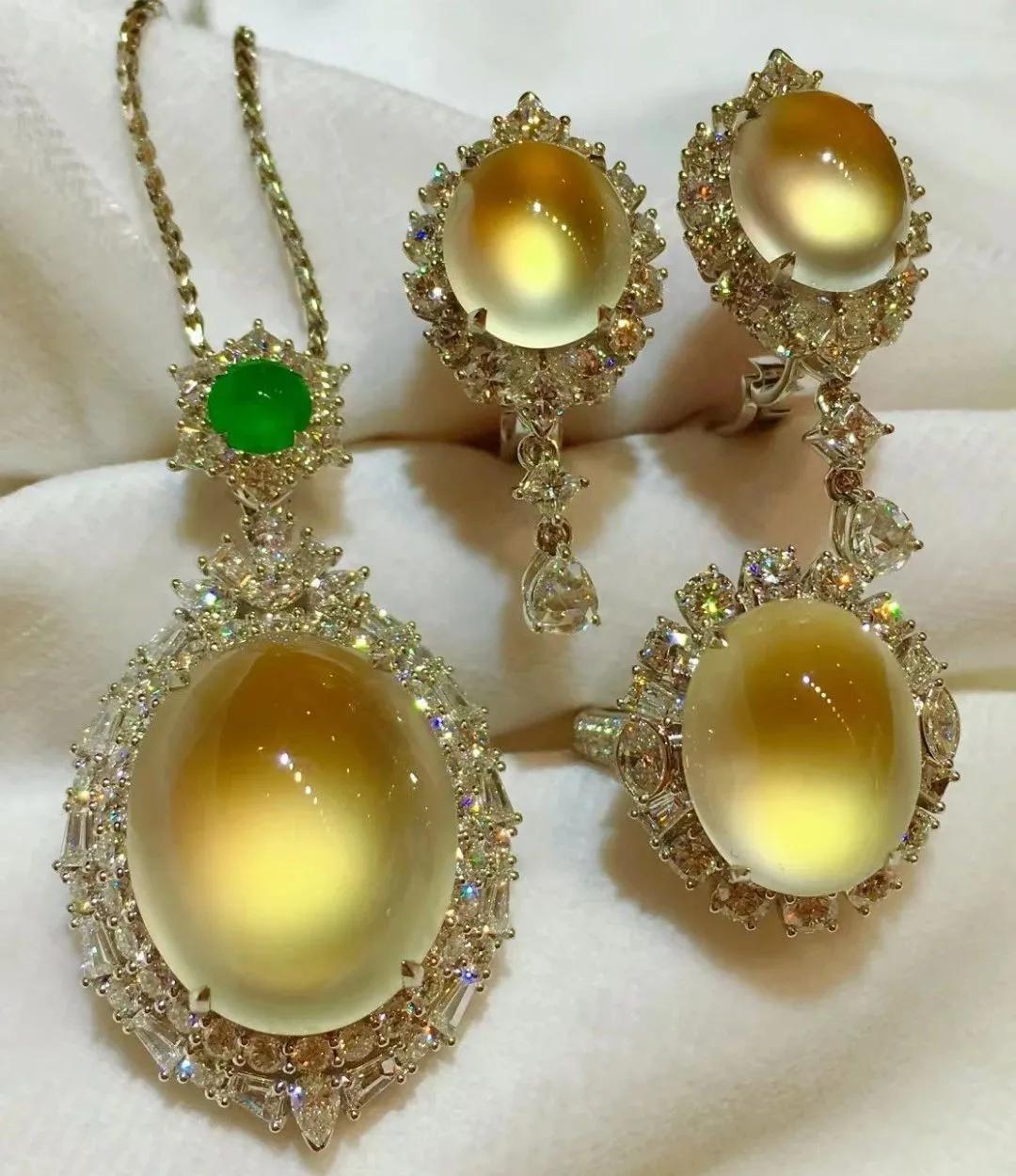 看完你就清楚翡翠的收藏价值在哪里？  第2张