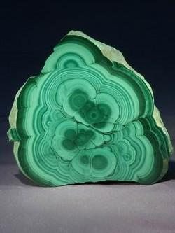 玻璃种翡翠级别孔雀石是一种娇贵又漂亮的宝石  第5张