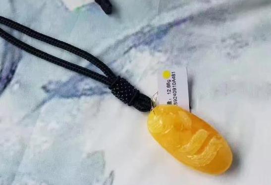 a货翡翠手镯150蜜蜡等级划分图解  第4张