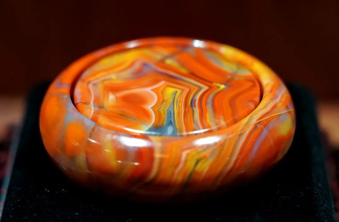 蓝翡翠原石哪里买玛瑙中的佼佼者------战国红  第2张