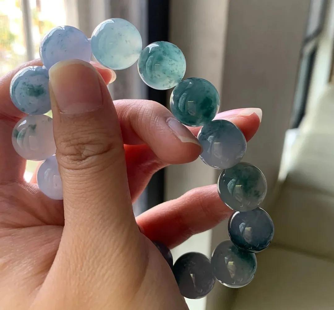 越简单反而越贵？“素面”翡翠的价值逻辑！  第9张