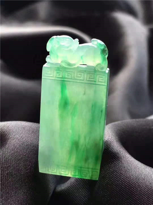 翡翠麒麟的寓意，你知多少？   第3张