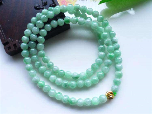 翡翠原石白肉为什么翡翠珠串那么贵？这四点一定要知道！(图文)   第4张