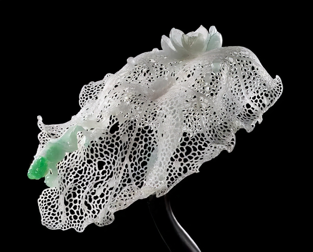 广州哪里有翡翠原石加工国宝翡翠身份之谜，到底是慈禧生前最爱？还是当代大师之作？  第1张