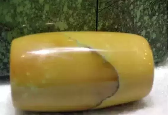 怎样辨别真假翡翠玉镯绿松石有多少种类  第16张