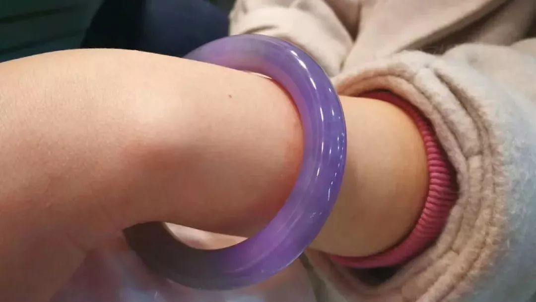 翡翠手镯种类竟然这么多？快看看你的手镯属于哪一类？  第25张