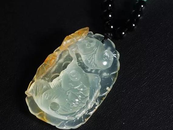 明明是中国四大名玉之一，为何岫玉被频频错认为翡翠？  第4张