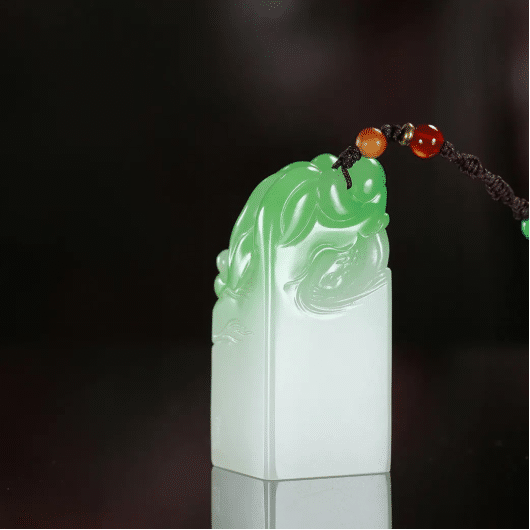 绿的不止翡翠，这些玉一样绿得诱人！  第6张