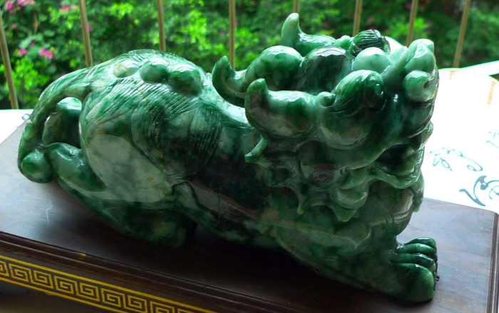 翡翠貔貅有什么寓意？常见的翡翠貔貅饰品有哪些？   第2张