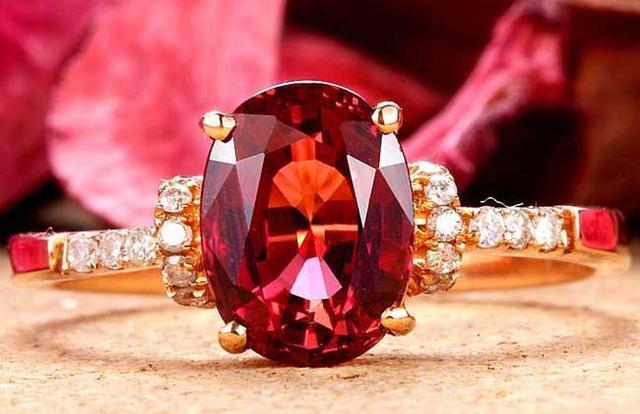 翡翠平安扣镶嵌吊坠仅次于金刚石的碧玺，它不仅有美丽的外表，硬度也堪比金刚石  第10张