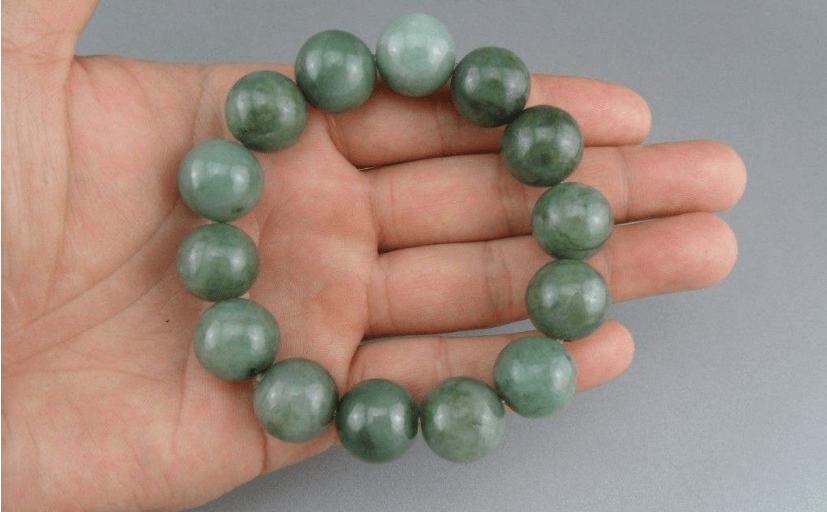 翡翠 a货 吊坠价格想了解冰种油青翡翠价格吗？赶紧来看看吧！   第1张