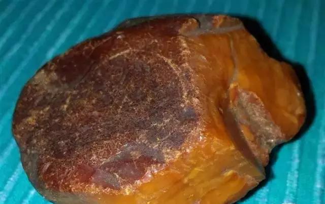 翡翠耳环图片价格批发世界上最好最高端的琥珀竟然是它？  第2张