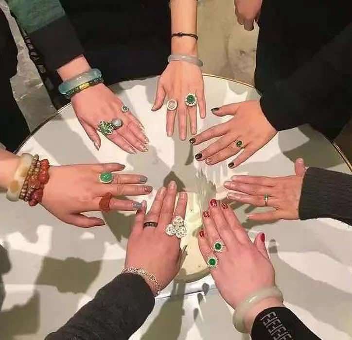 1.2“有价无市”还是“日趋繁荣”？——翡翠的市场现状  第4张