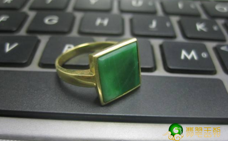 翡翠原石哪里买比较靠谱翡翠戒指嵌入的翡翠戒面有什么？翡翠戒指价钱贵吗？   第3张