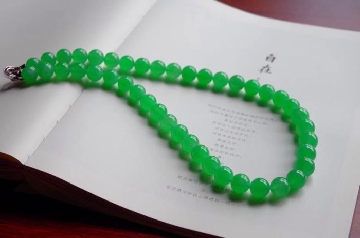 翡翠蓝冰种的特征翡翠之美：雅、韵、灵、巧、艳  第6张