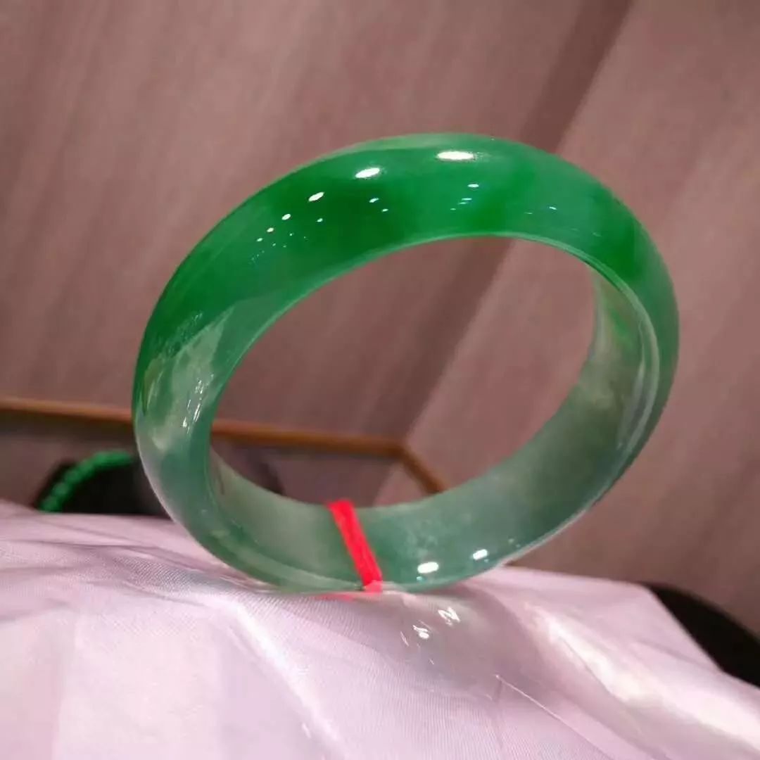 翡翠手镯种类竟然这么多？快看看你的手镯属于哪一类？  第22张