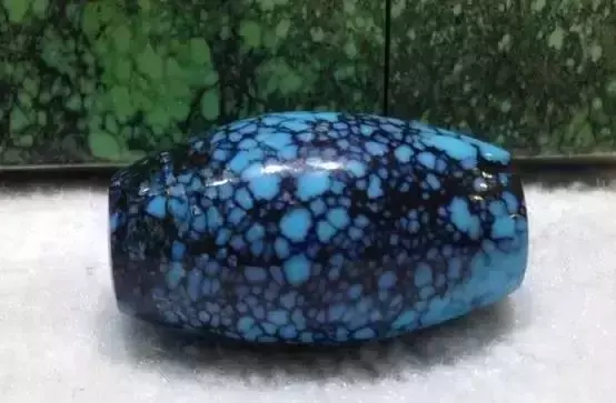 怎样辨别真假翡翠玉镯绿松石有多少种类  第8张