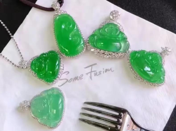 一篇文章带你看懂翡翠、翡翠原石、翡翠价值的区别  第3张