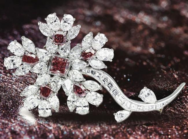 南宁翡翠a货满绿被誉为钻石中的大熊猫-----红色钻石  第4张