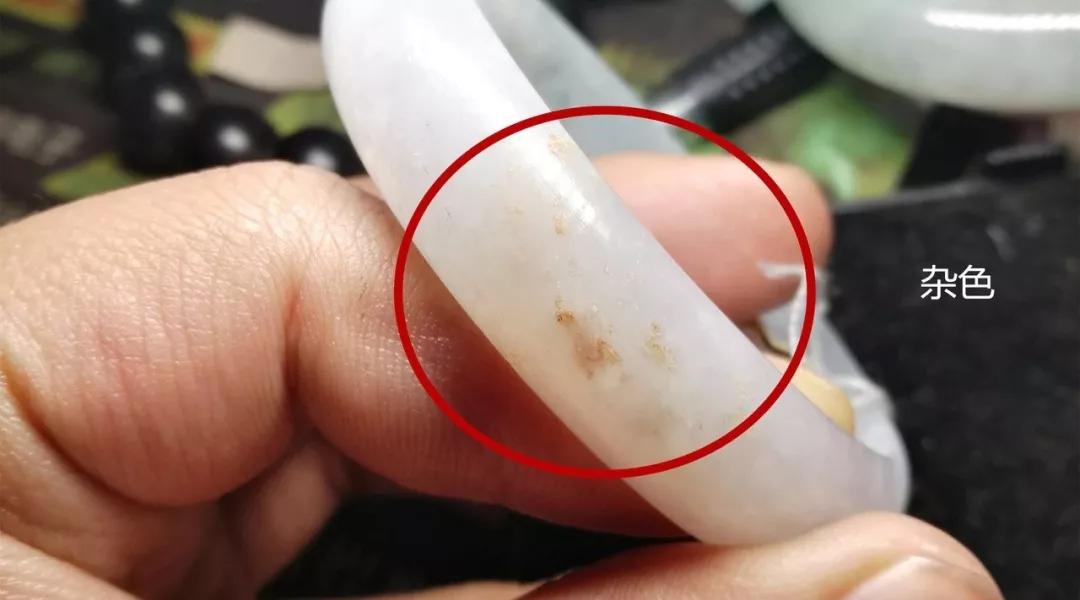 高冰种翡翠图片翡翠的7大瑕疵等级，你能忍到哪一级？  第7张