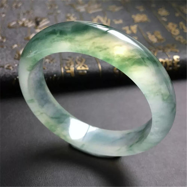 翡翠怎么分翠友们知道翡翠飘花与飘色的区别吗？本文为你答疑解惑！   第3张