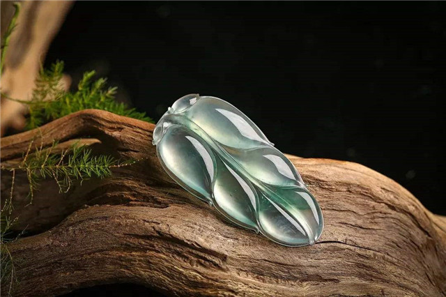 翡翠相似的玉石玻璃种翡翠价格高吗？带你全面认识它！   第2张