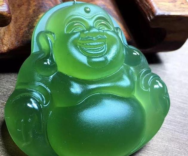 明明是中国四大名玉之一，为何岫玉被频频错认为翡翠？  第2张