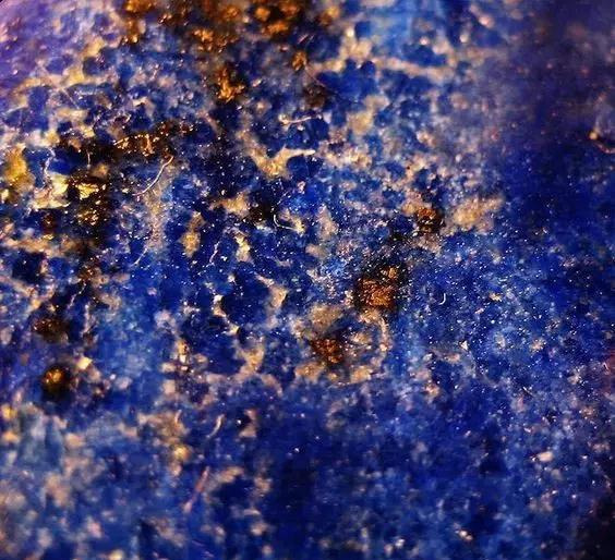 色相如天的青金石  第2张