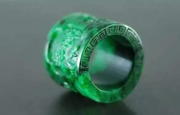 各抒己见，老翡翠到底值不值得买？  第5张