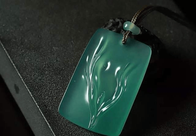 你买的“翡翠”就真的是翡翠吗？市场价值与商业价值是一回事吗？  第2张