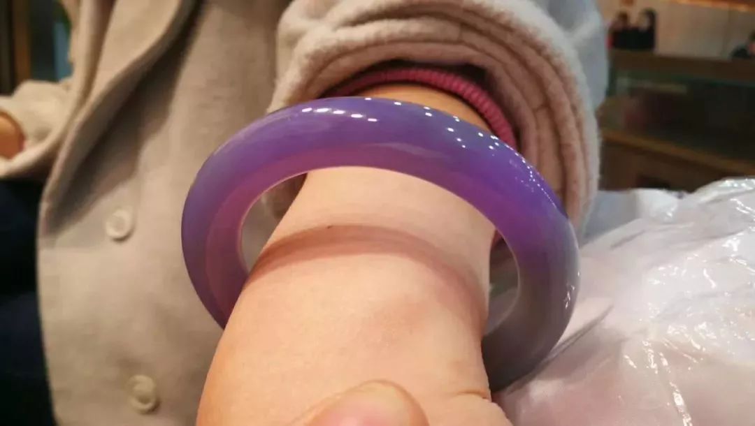 翡翠手镯种类竟然这么多？快看看你的手镯属于哪一类？  第24张