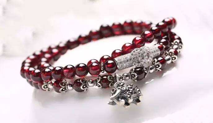 它被称为女人之石------石榴石  第13张