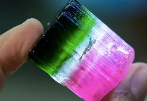 怎样知道是翡翠原石颜色最为丰富的宝石，碧玺的颜色是怎么来的？  第3张