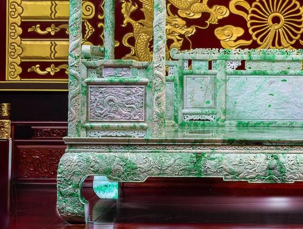 慈禧太后都没躺过的“翡翠龙床”，重5吨，价值无法估量   第3张
