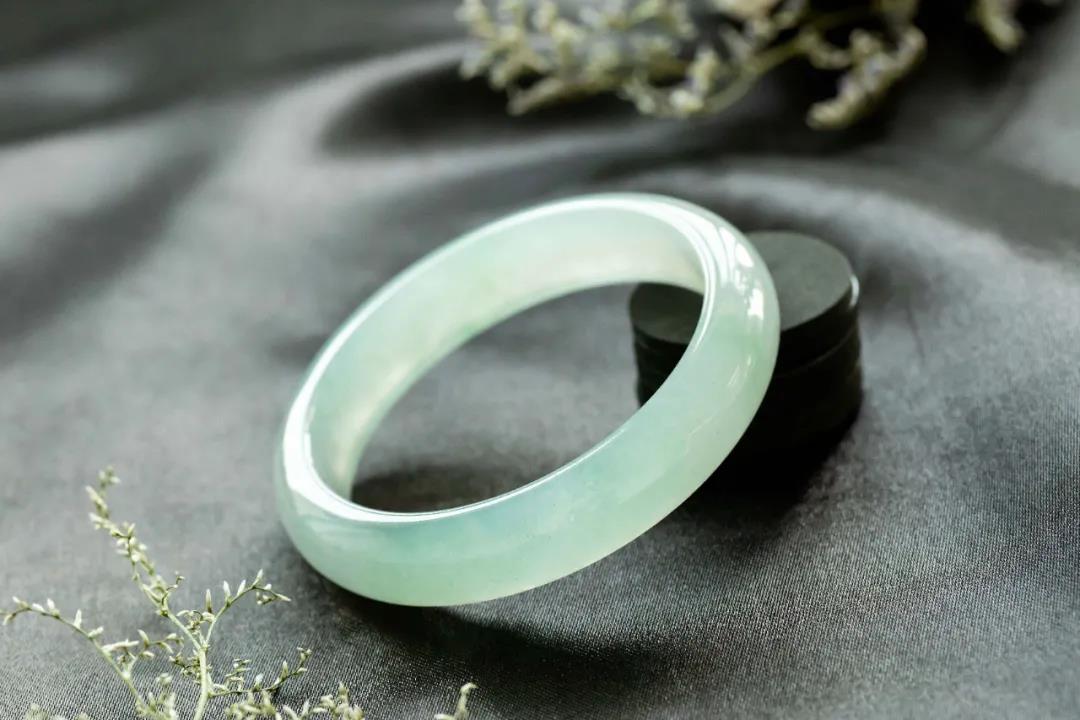 高糯化种水翡翠如何理性看待翡翠手镯价格高低之间的界定，新手必看  第13张