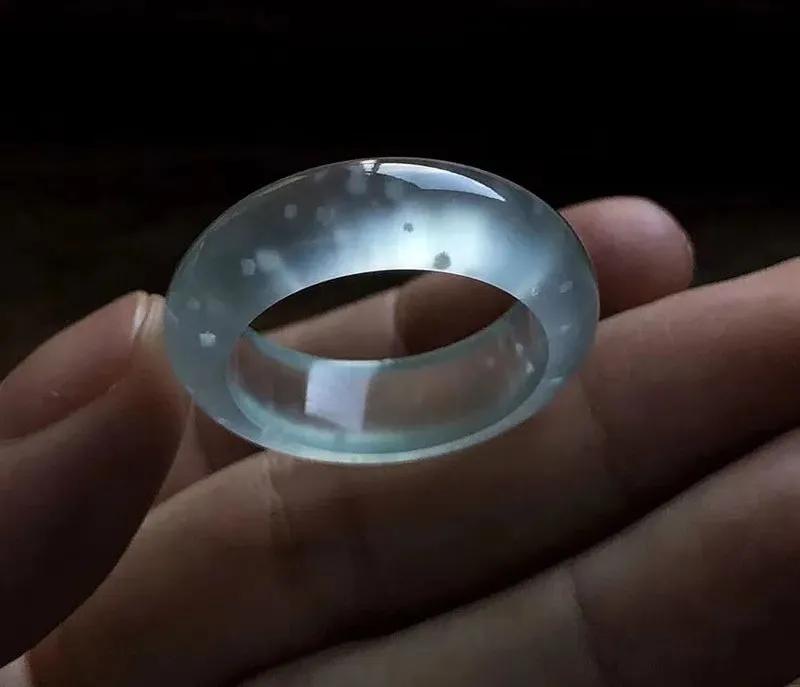 越简单反而越贵？“素面”翡翠的价值逻辑！  第3张