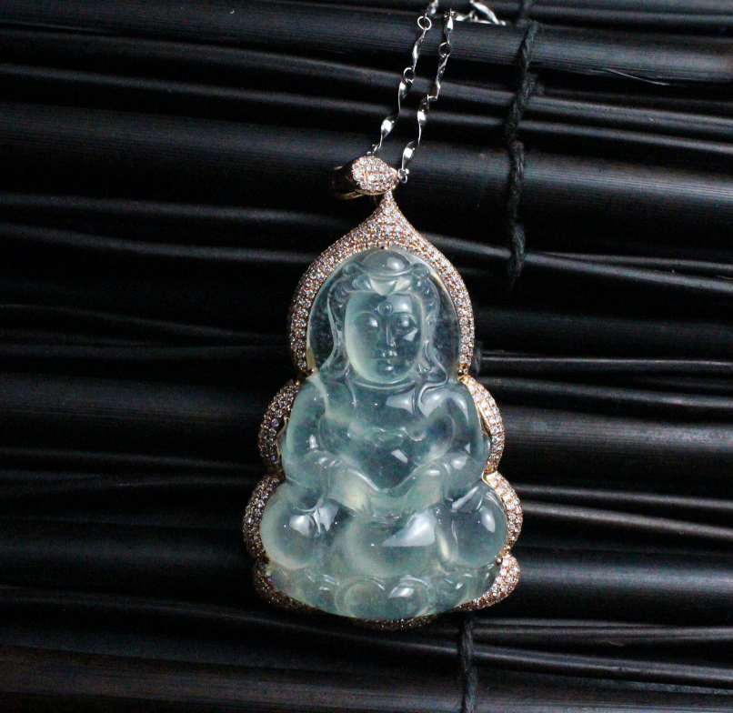 玉观音价格高吗？翡翠观音吊坠有什么寓意？   第2张
