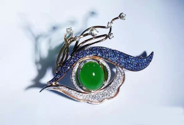 
                欣赏镶嵌与创意作品，体验翡翠的精致与时尚之美
   第2张