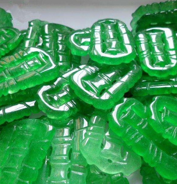 翠玉怎么分真假谈一谈清代老翡翠收割的智商税   第1张