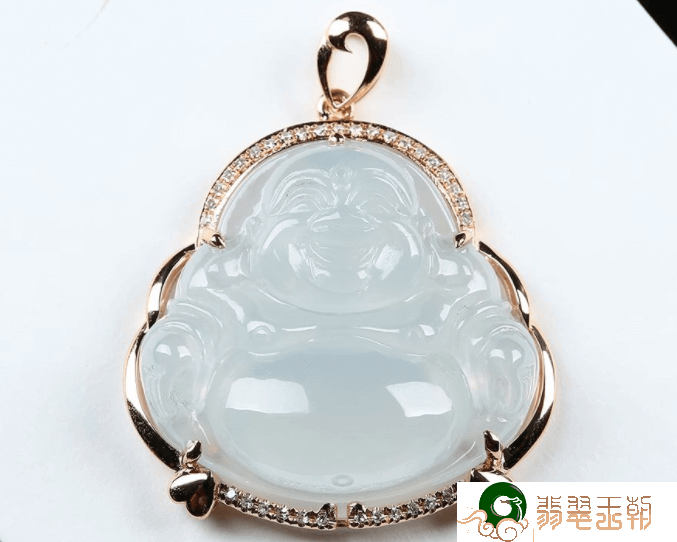 翡翠小挂件都有哪些喻意？翡翠冰种翡翠玉佛价格多少？   第3张