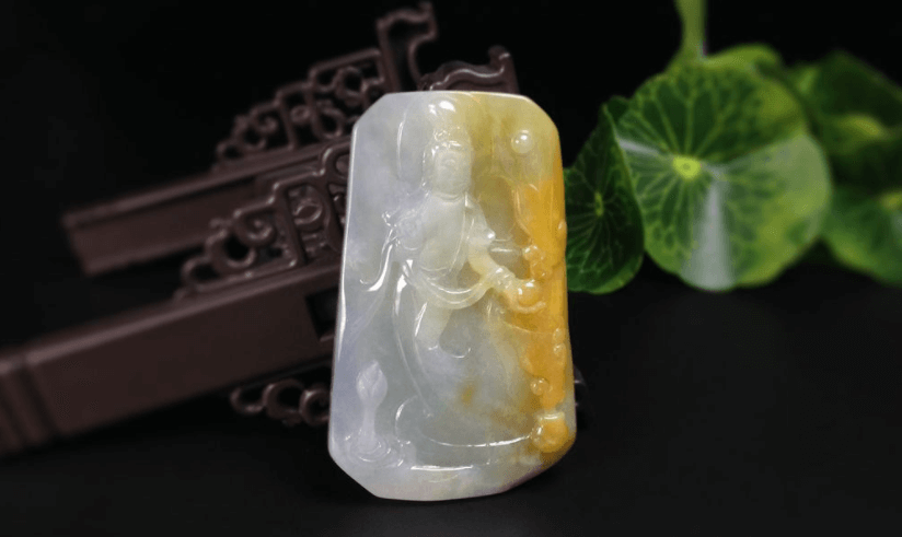 白皮翡翠原石切出来怎么挑选翡翠观音？冰黄翡翠观音的价格是多少？快看这里！   第1张