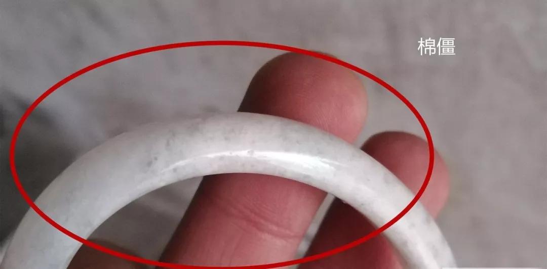 高冰种翡翠图片翡翠的7大瑕疵等级，你能忍到哪一级？  第5张