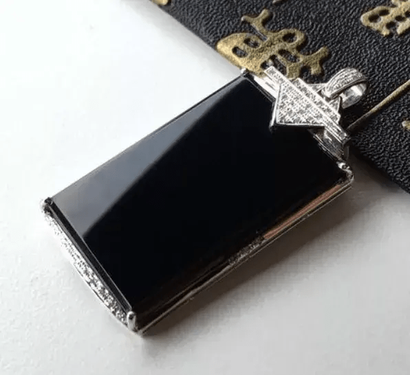 翡翠手镯瓜油绿所有的墨翠都一样吗？如何辨别墨翠的价值？  第3张