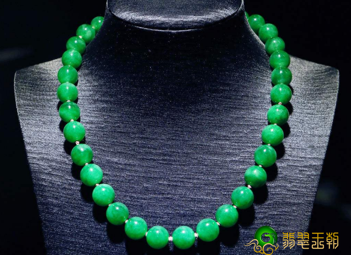 购买玉石翡翠光彩夺目的绝品翡翠，一些乃至是富有都不一定购到的。   第3张