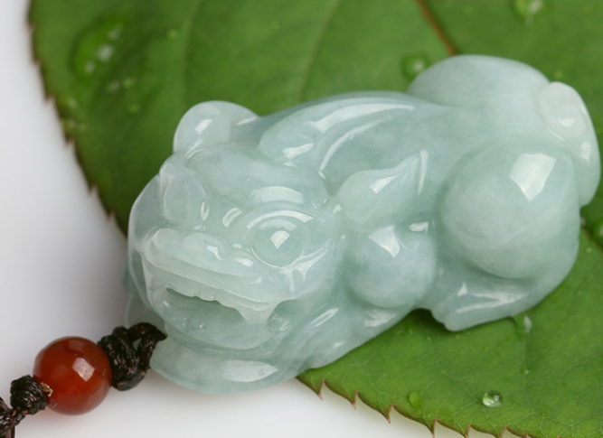 美翡翠戒指翡翠貔貅都长得一样吗？不同外观的貔貅，其寓意也有所不同！   第2张