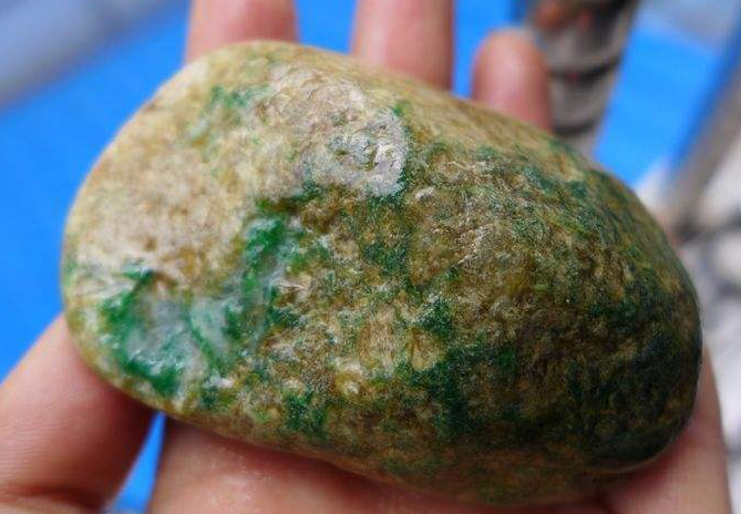 翡翠其实是一种鸟的名称，了解翡翠的起源和历史传说   第2张