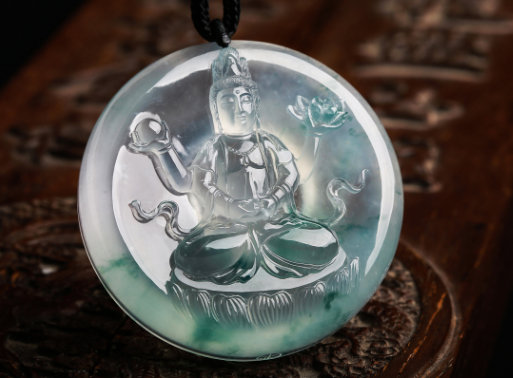 吊坠翡翠的按颜色分，翡翠可以分为什么！  第3张