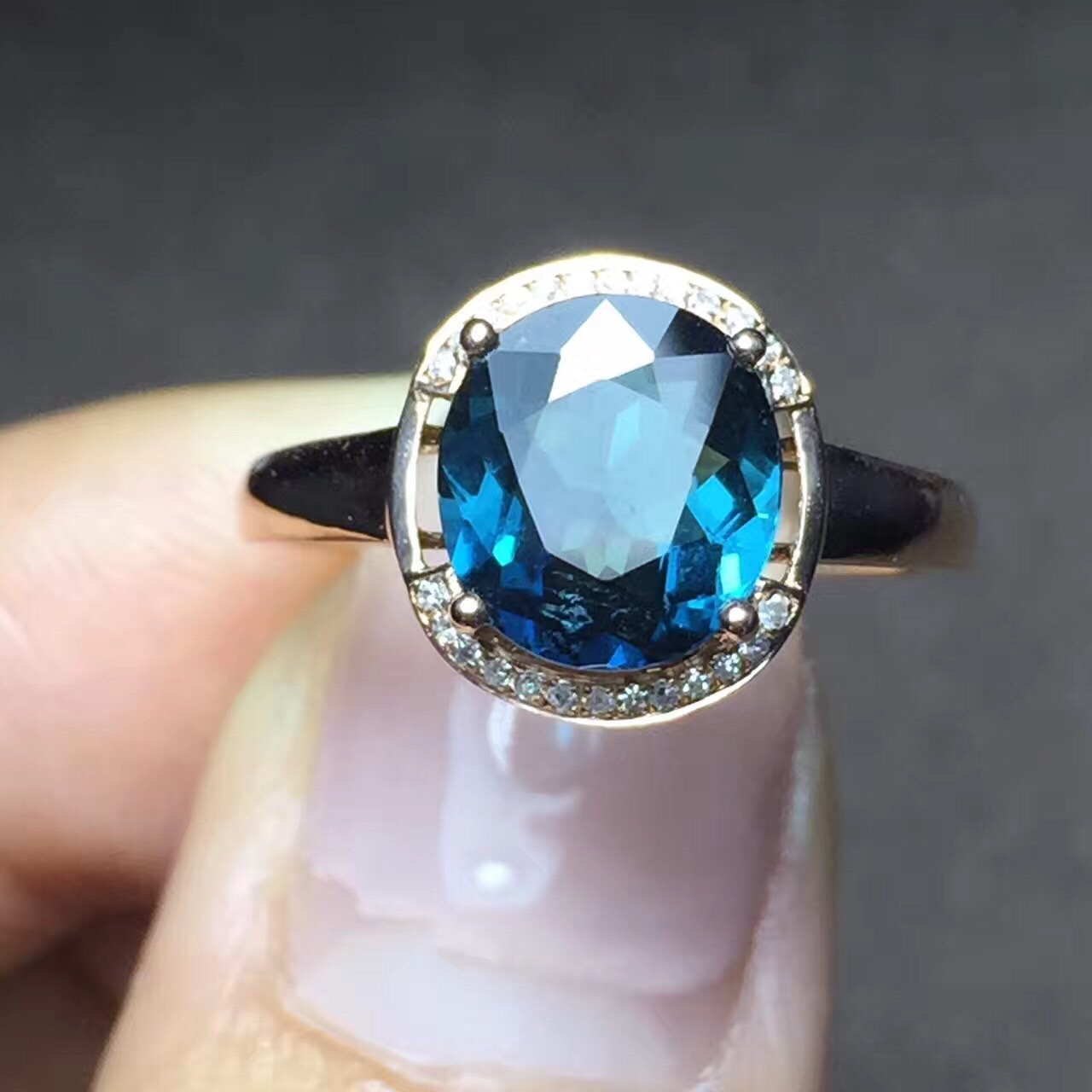 翡翠手镯极品价格蓝碧玺解说  第1张